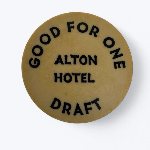 Vintage Alton Hotel Good For One Draft Drink Plastic Token Soudus Bay NY? 1.5" - Picture 1 of 5